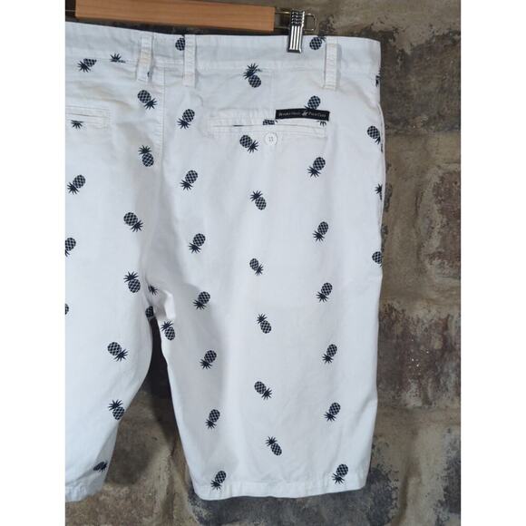 Beverly Hills Polo Club Shorts Men's 38‎ White Blue Pineapple Print Cruise - Picture 9 of 14